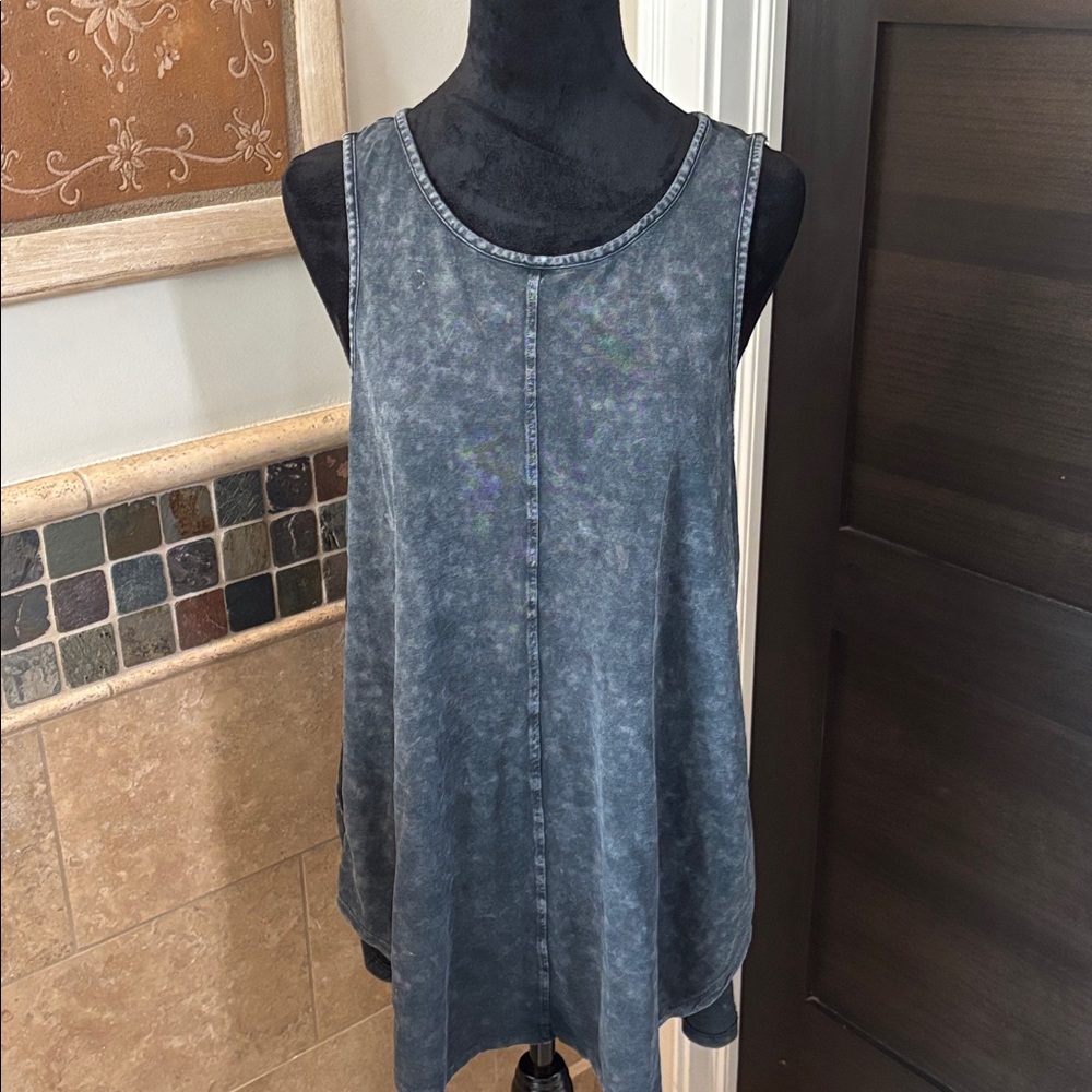 Fab’rik Women's Black/grey Sleeveless Top